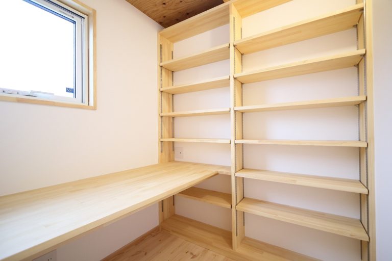 一人の時間を過ごせる書斎