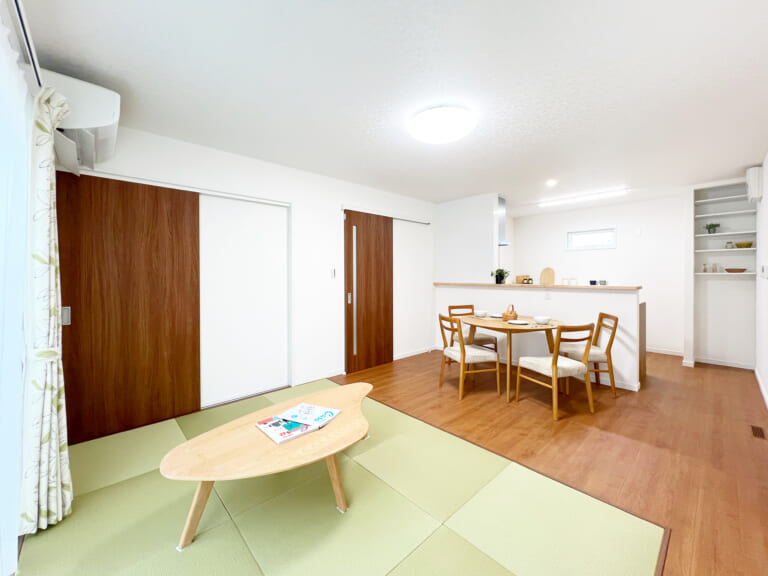 畳リビングのある平屋
