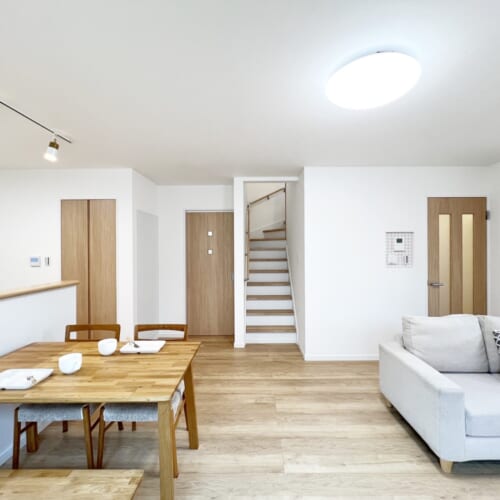 家族のこれからに、ちょうどいい。
選んで、整えて、暮らしにフィットする住まい。